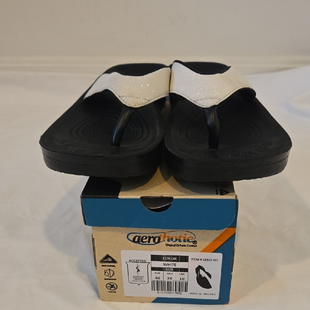 Aerobotic White & Black Women's Comfort Flip Flop Sandals